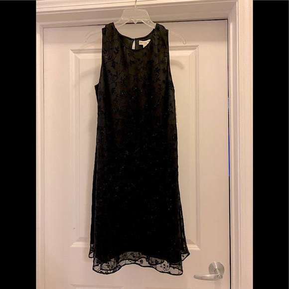 Black Sleeveless Dress - Picture 1 of 3